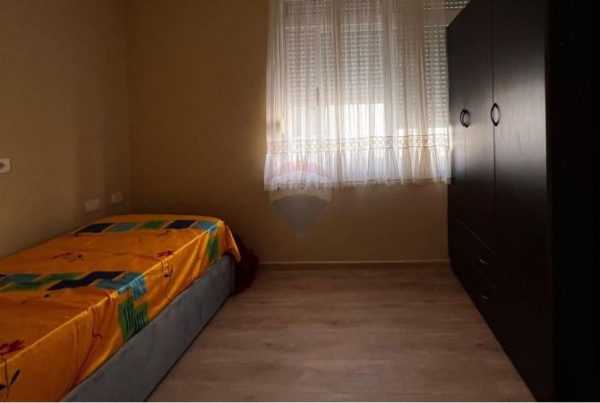 Shtepi me qera Apartament ne Tirane, 2+1, Mobilimi E mobiluar, Pagesa 650  Euro.
