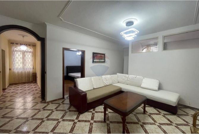 Shtepi me qera 2+1 ne Tirane - 500 Euro
