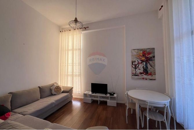 Shtepi me qera 2+1 ne Tirane - 320 Euro