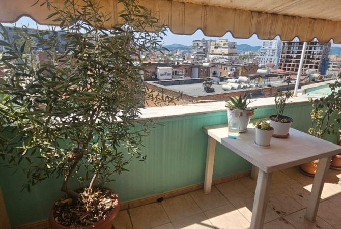 Shtepi me qera Apartament ne Tirane, 2+1, Mobilimi E mobiluar, Pagesa 450  Euro.