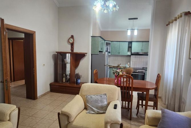Shtepi me qera 2+1 ne Tirane - 450 Euro