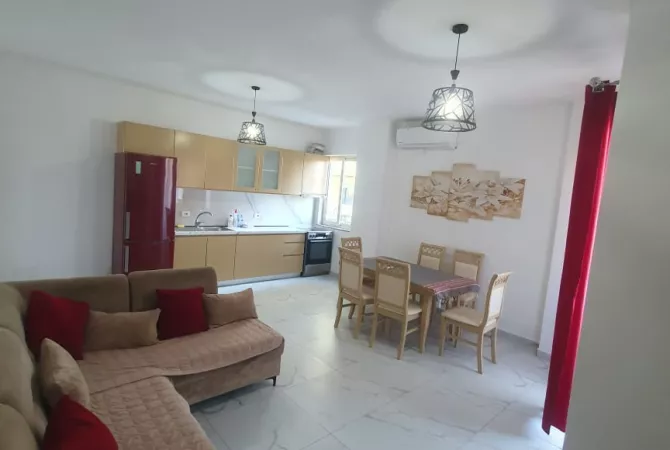 Shtepi me qera Apartament ne Durres, 2+1, Mobilimi E mobiluar, Pagesa 600  Euro.