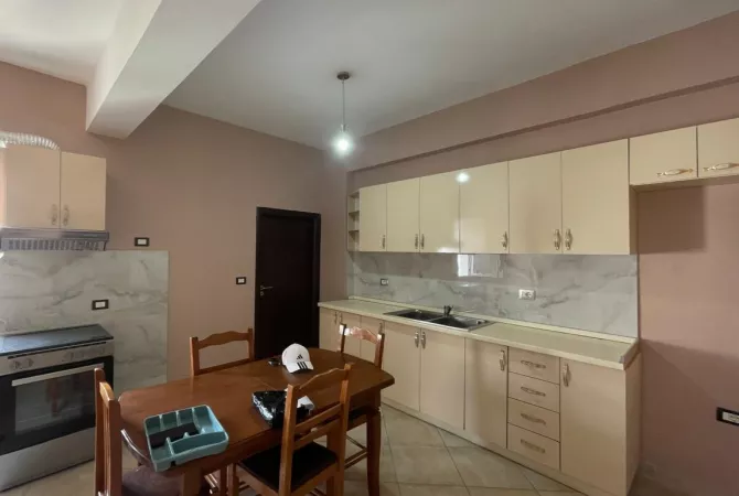 Shtepi me qera 2+1 ne Tirane - 450 Euro