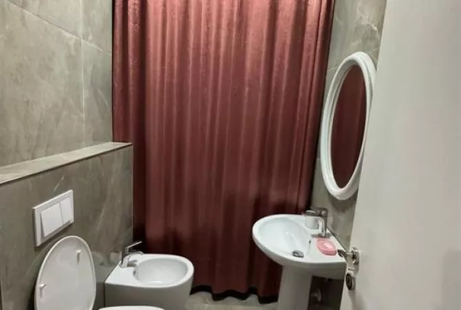 Shtepi me qera Apartament ne Tirane, 2+1, Mobilimi E mobiluar, Pagesa 75,000  Leke.