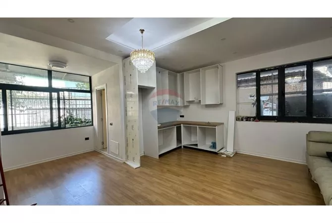 Shtepi me qera 1+1 ne Tirane - 700 Euro