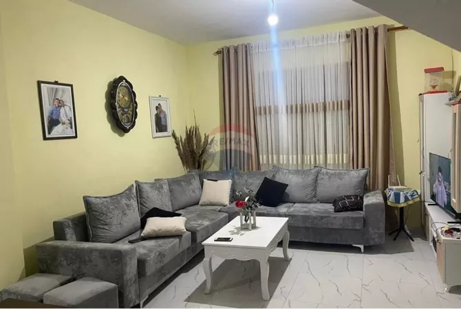 Shtepi me qera 2+1 ne Tirane - 60,000 Leke