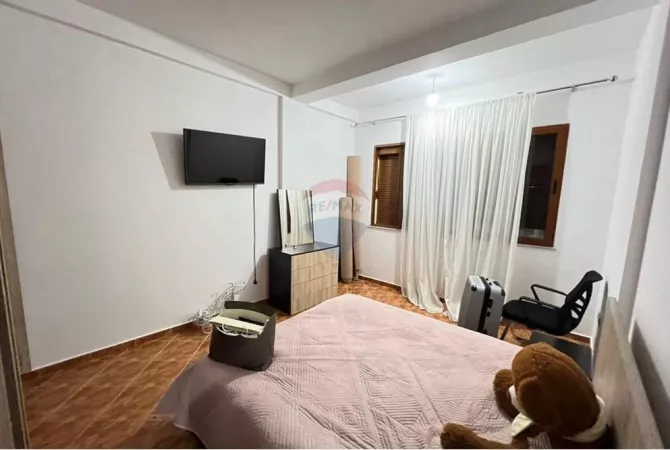Shtepi me qera 2+1 ne Tirane - 60,000 Leke