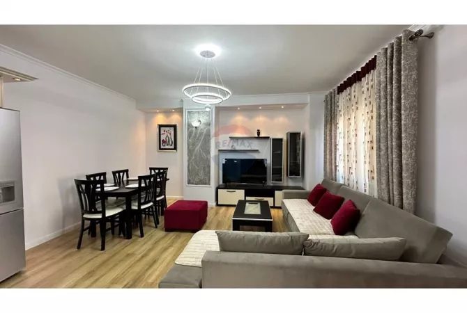 Shtepi ne shitje Apartament ne Tirane, 2+1, Mobilimi E mobiluar, Pagesa 147,000  Euro.