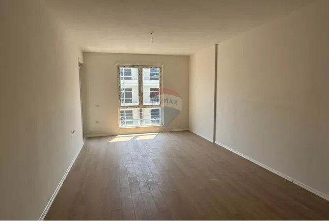 Shtepi ne shitje Apartament ne Tirane, 2+1, Mobilimi E mobiluar, Pagesa 110,000  Euro.