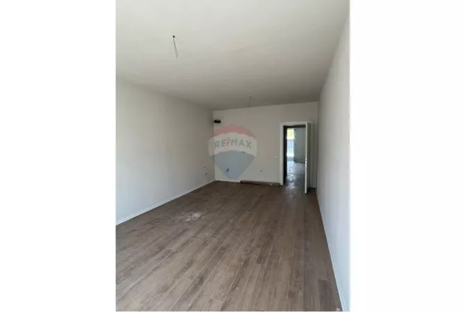 Shtepi ne shitje Apartament ne Tirane, 2+1, Mobilimi E mobiluar, Pagesa 110,000  Euro.