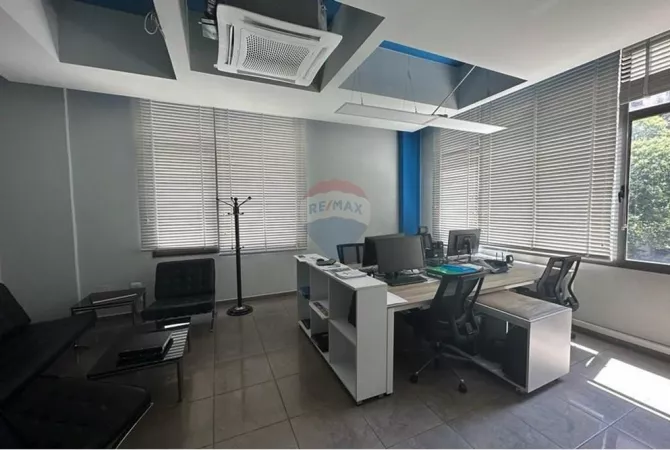 Ambient biznesi me qera 3+1 ne Tirane - 900 Euro