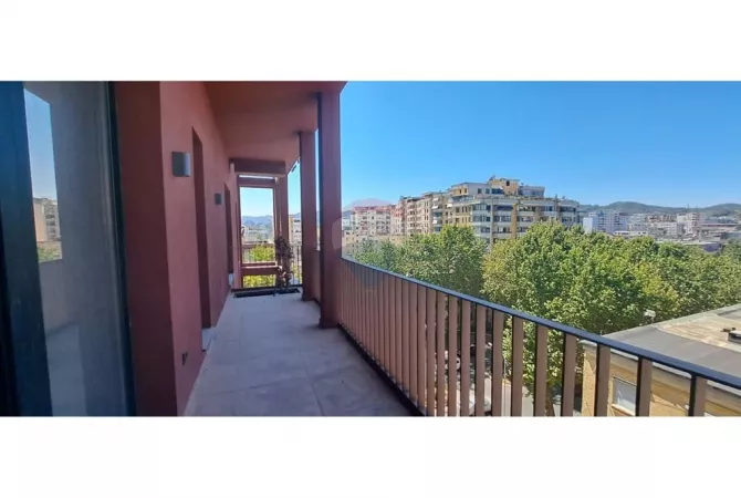 Ambient biznesi me qera 1+1 ne Tirane - 700 Euro