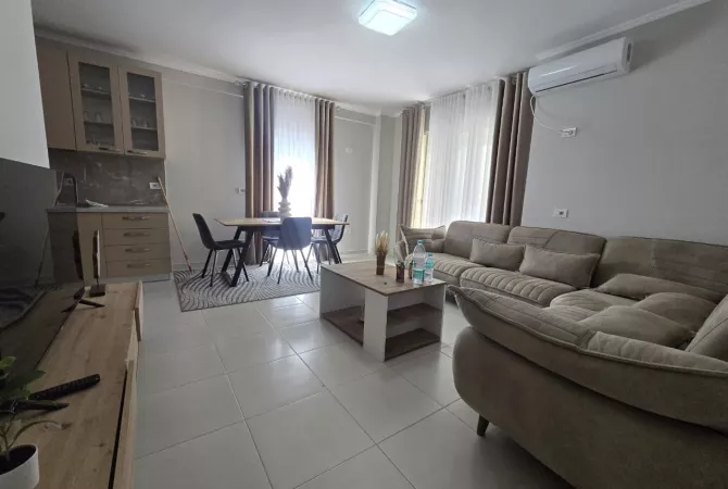Shtepi me qera Apartament ne Tirane, 2+1, Mobilimi E mobiluar, Pagesa 850  Euro.