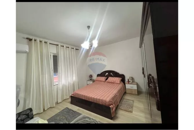 Shtepi me qera Apartament ne Tirane, 3+1, Mobilimi E mobiluar, Pagesa 830  Euro.