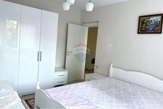Shtepi me qera Apartament ne Tirane, 3+1, Mobilimi E mobiluar, Pagesa 750  Euro.