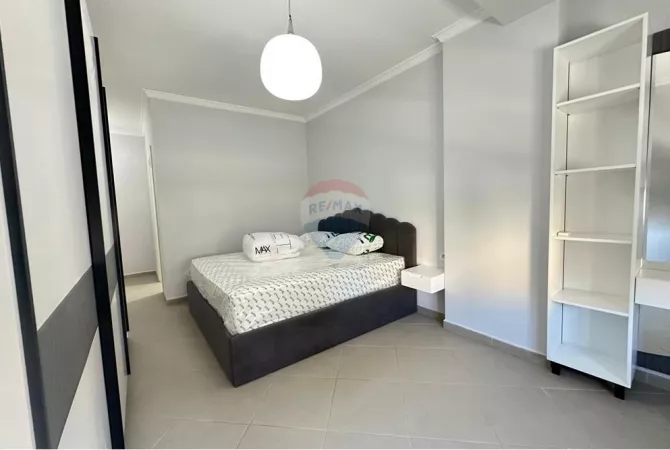 Shtepi me qera Apartament ne Tirane, 2+1, Mobilimi E mobiluar, Pagesa 1,000  Euro.