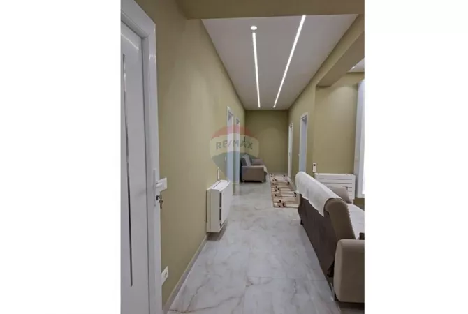 Shtepi me qera Apartament ne Tirane, 2+1, Mobilimi E mobiluar, Pagesa 550  Euro.