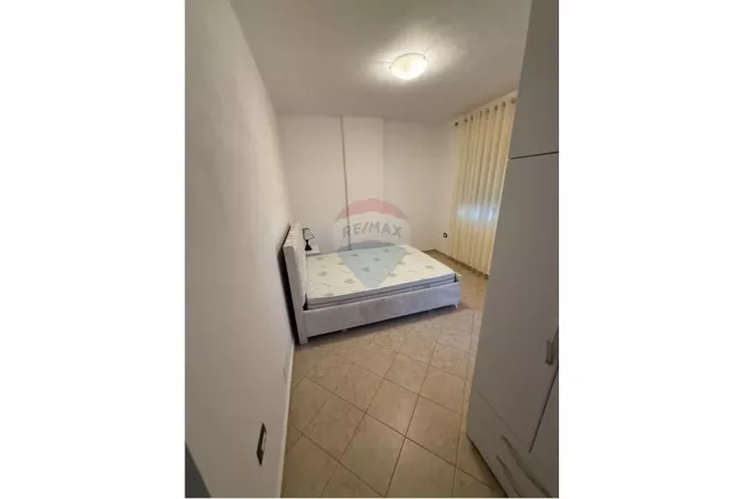 Shtepi me qera 1+1 ne Durres - 30,000 Leke
