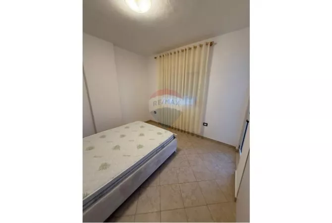 Shtepi me qera 1+1 ne Durres - 30,000 Leke