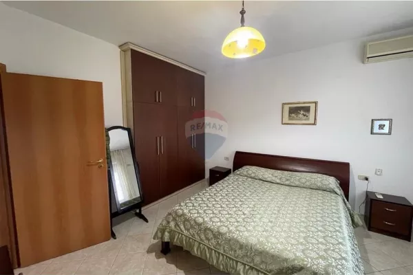 Shtepi me qera 2+1 ne Tirane - 700 Euro