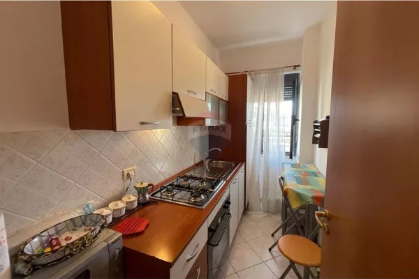 Shtepi me qera Apartament ne Tirane, 2+1, Mobilimi E mobiluar, Pagesa 700  Euro.