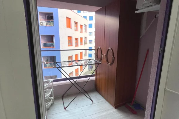 Shtepi me qera 1+1 ne Tirane - 40,000 Leke