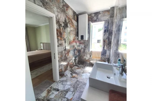 Shtepi ne shitje Apartament ne Tirane, 2+1, Mobilimi E mobiluar, Pagesa 255,000  Euro.