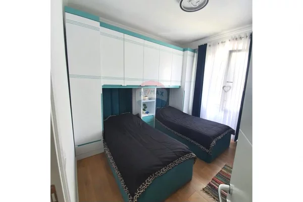 Shtepi ne shitje Apartament ne Tirane, 2+1, Mobilimi E mobiluar, Pagesa 255,000  Euro.