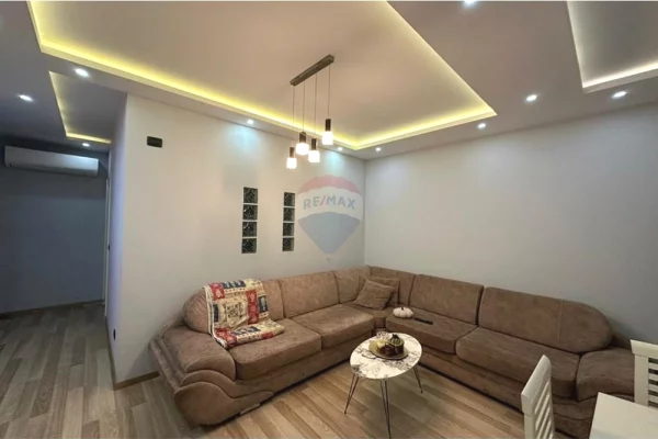 Shtepi ne shitje Apartament ne Tirane, 2+1, Mobilimi E mobiluar, Pagesa 120,000  Euro.