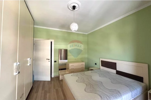 Shtepi ne shitje Apartament ne Tirane, 2+1, Mobilimi E mobiluar, Pagesa 120,000  Euro.