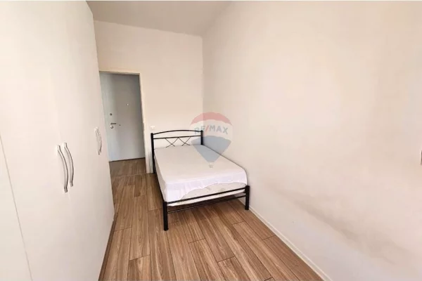 Shtepi me qera Apartament ne Tirane, 2+1, Mobilimi E mobiluar, Pagesa 45,000  Leke.