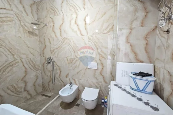 Shtepi me qera Apartament ne Tirane, 2+1, Mobilimi E mobiluar, Pagesa 45,000  Leke.