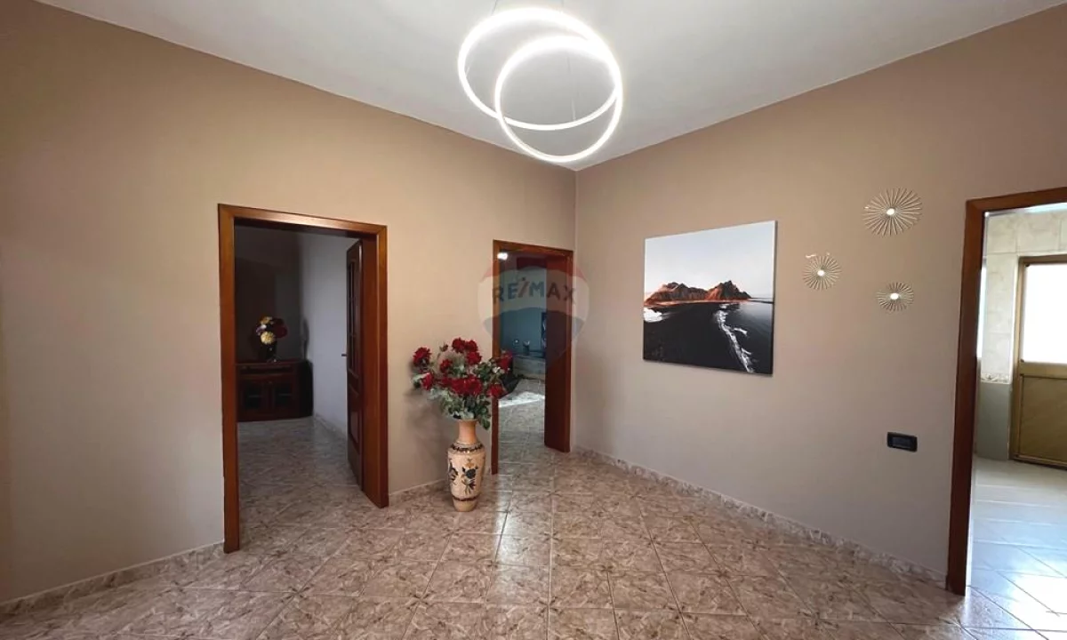 Shtepi me qera Apartament ne Tirane, 2+1, Mobilimi E mobiluar, Pagesa 45,000  Leke.