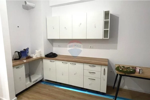 Shtepi me qera Apartament ne Tirane, 2+1, Mobilimi E mobiluar, Pagesa 450  Euro.
