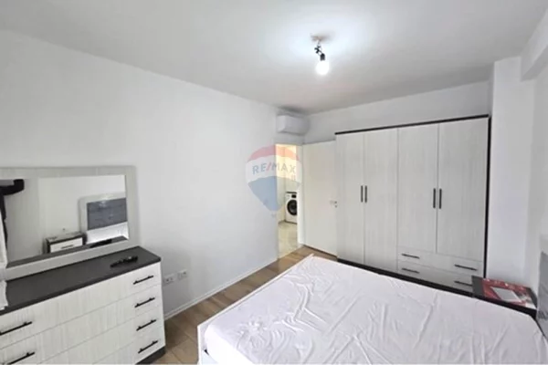 Shtepi me qera Apartament ne Tirane, 1+1, Mobilimi E mobiluar, Pagesa 700  Euro.