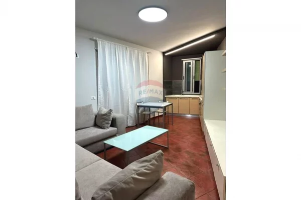 Shtepi me qera 1+1 ne Tirane - 620 Euro