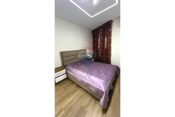 Shtepi me qera 2+1 ne Tirane - 670 Euro