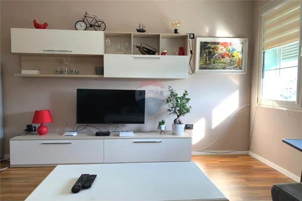 Shtepi me qera 2+1 ne Tirane - 720 Euro