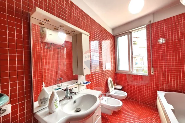 Shtepi me qera Apartament ne Tirane, 1+1, Mobilimi E mobiluar, Pagesa 640  Euro.