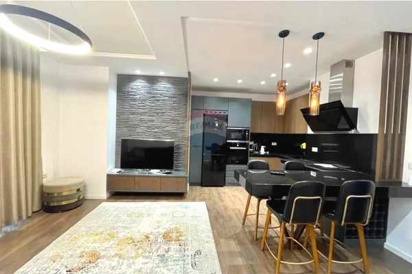 Shtepi me qera 2+1 ne Tirane - 850 Euro