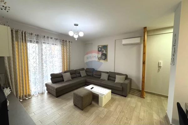 Shtepi me qera 1+1 ne Tirane - 60,000 Leke