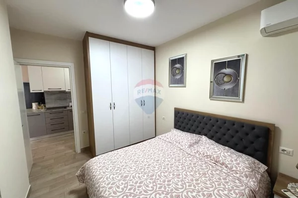 Shtepi me qera Apartament ne Tirane, 1+1, Mobilimi E mobiluar, Pagesa 60,000  Leke.
