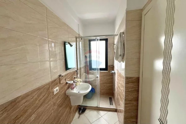 Shtepi me qera Apartament ne Tirane, 1+1, Mobilimi E mobiluar, Pagesa 60,000  Leke.