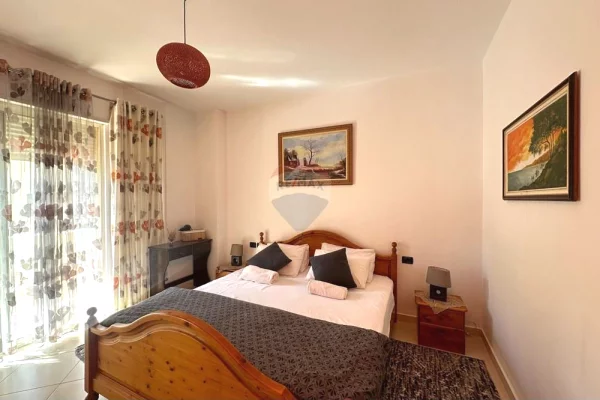 Shtepi me qera 2+1 ne Tirane - 67,000 Leke