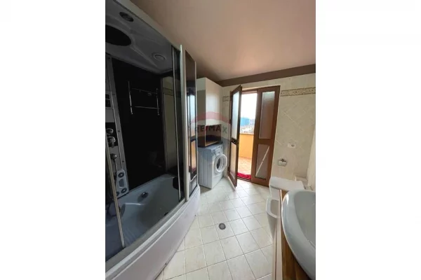Shtepi me qera Apartament ne Tirane, 2+1, Mobilimi E mobiluar, Pagesa 470  Euro.