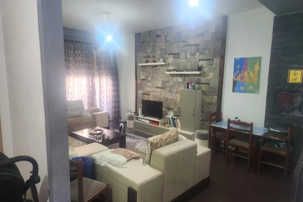 Shtepi me qera 1+1 ne Tirane - 42,000 Leke