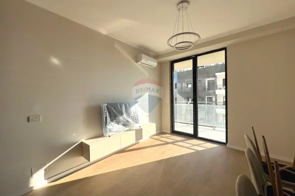 Shtepi me qera 2+1 ne Tirane - 1,000 Euro