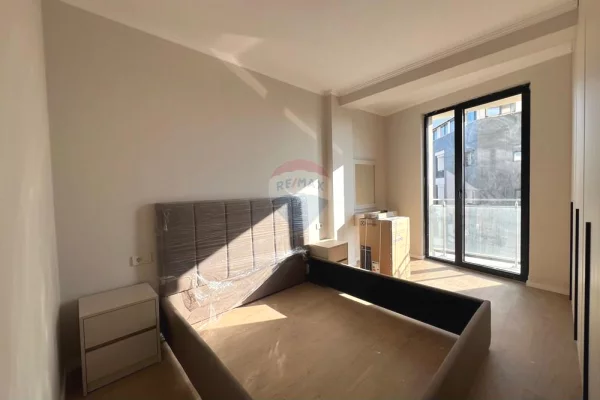 Shtepi me qera 2+1 ne Tirane - 1,000 Euro