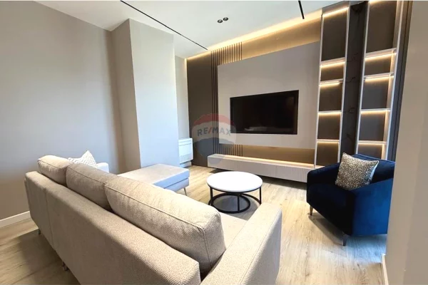 Shtepi me qera 2+1 ne Tirane - 1,000 Euro