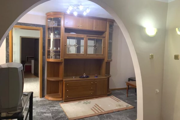 Shtepi me qera Apartament ne Tirane, 2+1, Mobilimi E mobiluar, Pagesa 600  Euro.